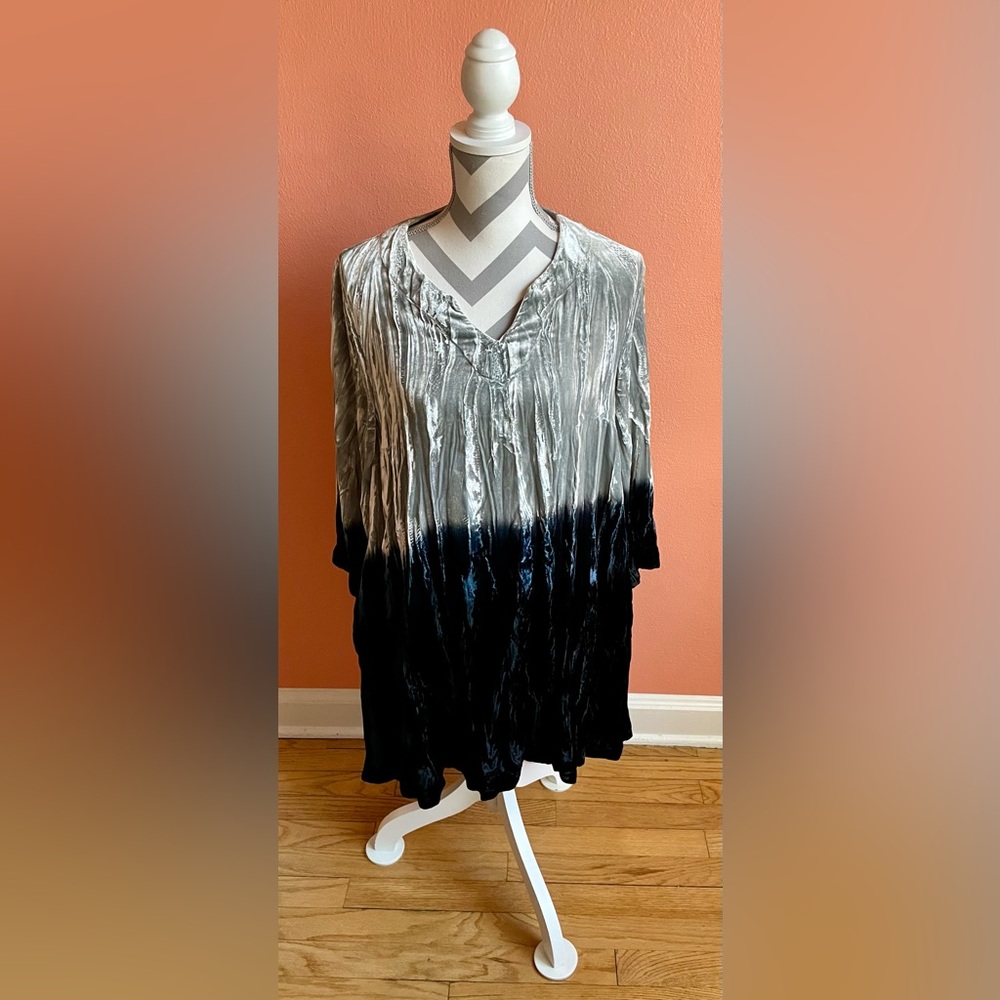 Grizas Textured Silver and Black Ombre Tunic